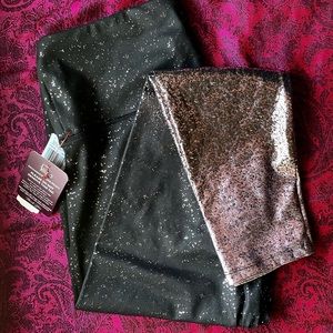 BRAND NEW - Felina Lares Sueded High-Waist 7/8 Leggings - Large
